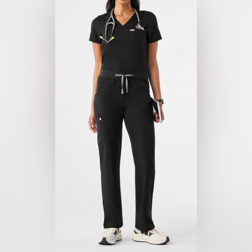 Figs Black Women's Scrub Set
